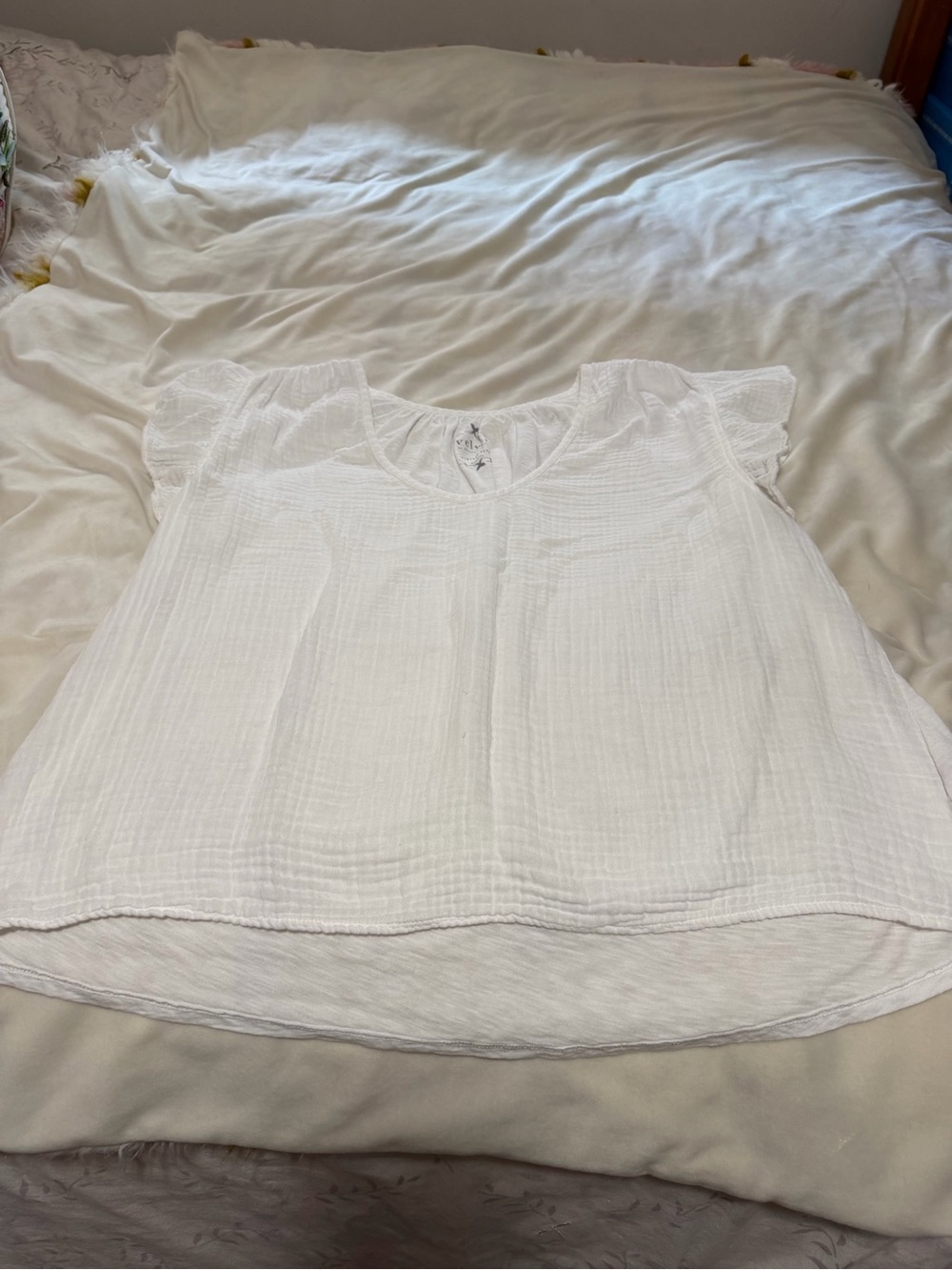 Velvet by Graham & Spencer Vintage Slub White Flutter Slv Blouse Women’s Medium